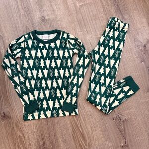 Hanna Andersson Forest Green and Cream Pajama Set